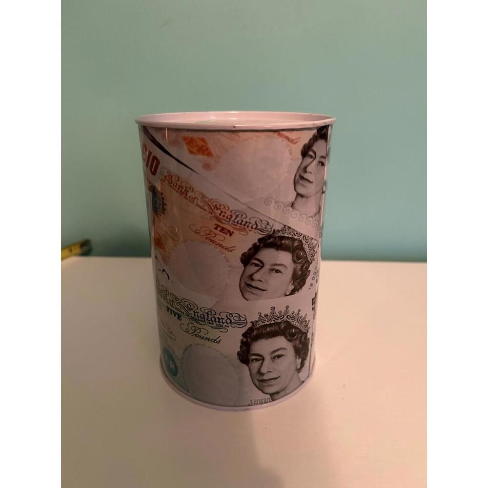Queen Elizabeth Commemorative Tin Bank - Picture 4 of 4
